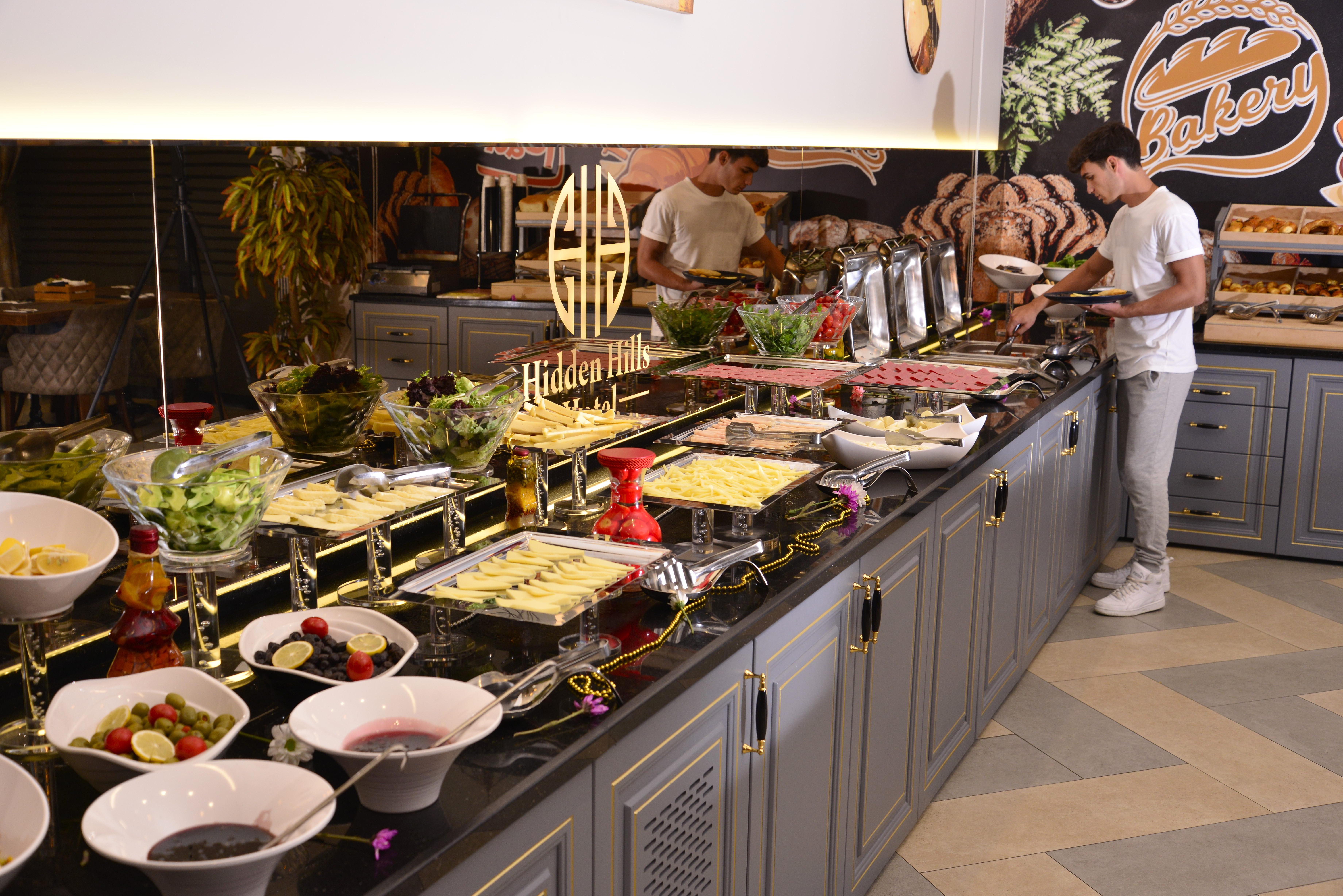 Best Western Premier Hidden Hills Hotel Istanbul Eksteriør bilde A buffet at a restaurant